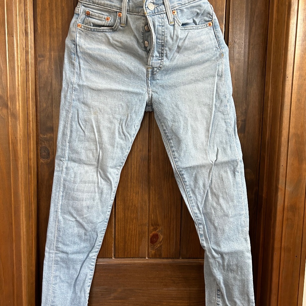 Levi skinny jeans